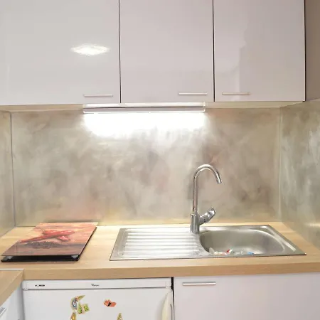 T2 Avec Piscine, 4 Couchages, Proche - - Fr-1-229b-97 דירה
